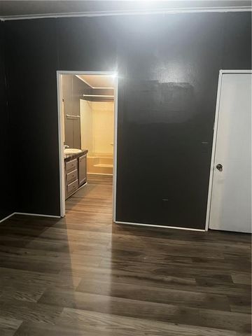 1914 Pinehurst, Jonesboro, GA 30238