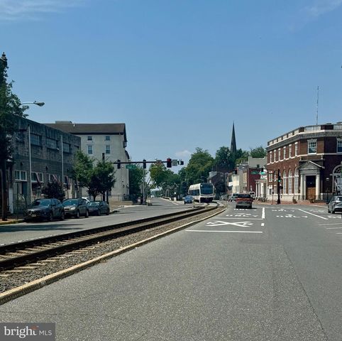 20-22 E BROAD ST, Burlington, NJ 08016