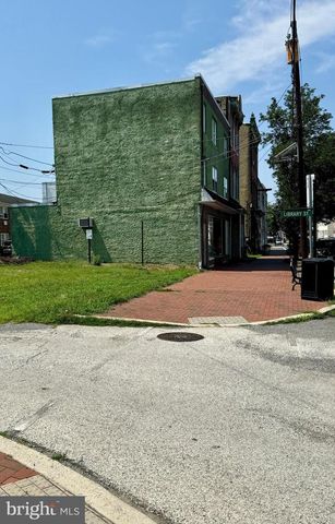 20-22 E BROAD ST, Burlington, NJ 08016