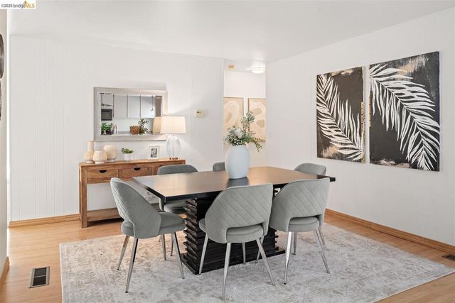 1144 Parkridge Dr, Richmond, CA 94803