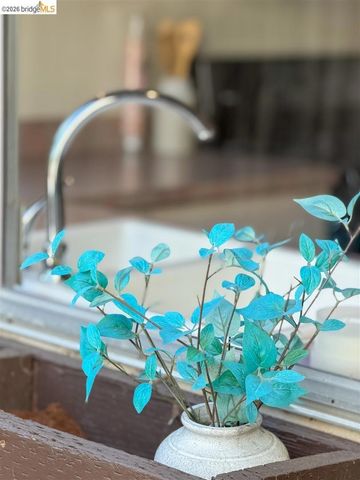 1144 Parkridge Dr, Richmond, CA 94803