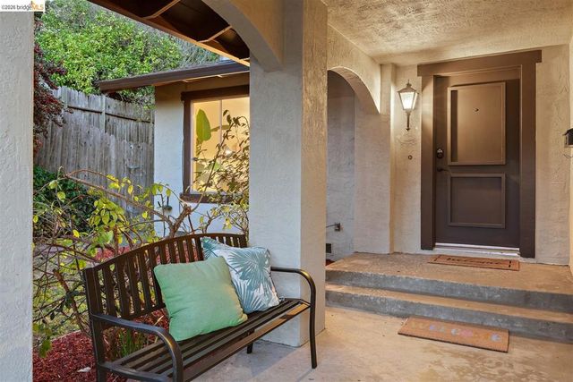 1144 Parkridge Dr, Richmond, CA 94803