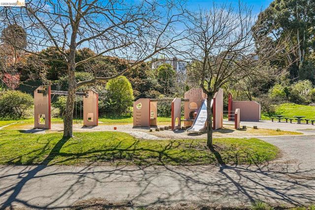 1144 Parkridge Dr, Richmond, CA 94803