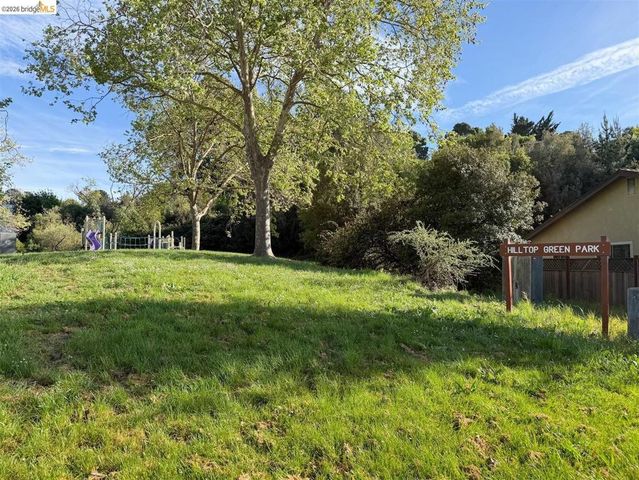 1144 Parkridge Dr, Richmond, CA 94803