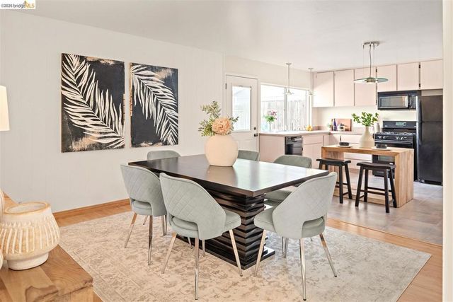 1144 Parkridge Dr, Richmond, CA 94803