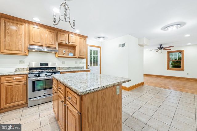 901 ACADEMY LN, Bryn Mawr, PA 19010