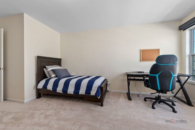 2240 Washington Drive, Northbrook, IL 60062