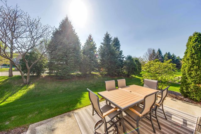 2240 Washington Drive, Northbrook, IL 60062