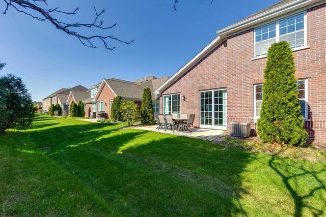 2240 Washington Drive, Northbrook, IL 60062
