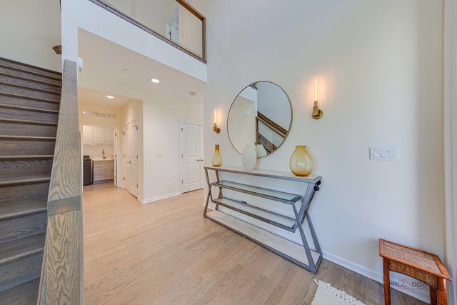 2240 Washington Drive, Northbrook, IL 60062