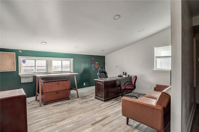 300 E Linwood Boulevard, Kansas City, MO 64111