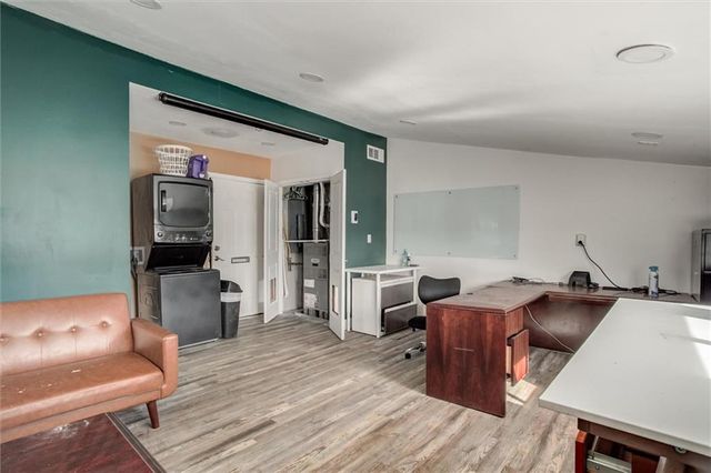 300 E Linwood Boulevard, Kansas City, MO 64111