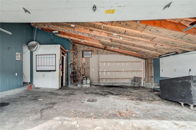 300 E Linwood Boulevard, Kansas City, MO 64111