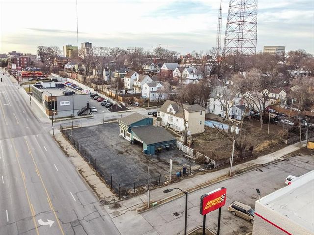 300 E Linwood Boulevard, Kansas City, MO 64111