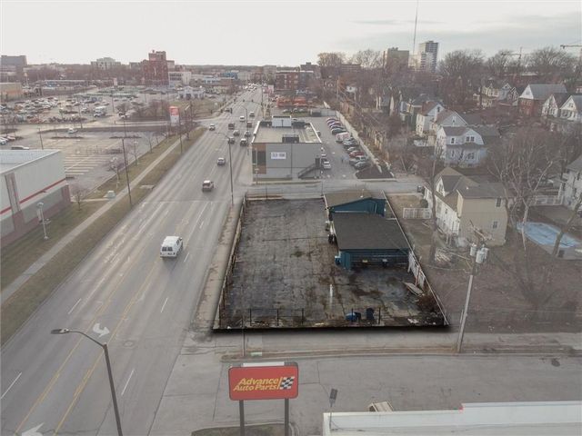 300 E Linwood Boulevard, Kansas City, MO 64111