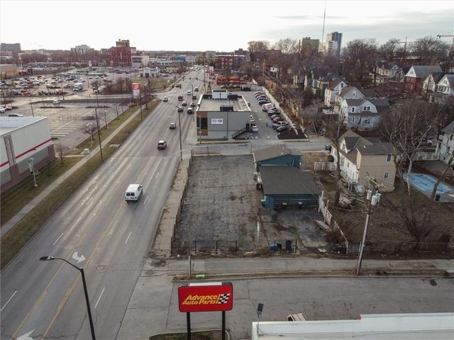 300 E Linwood Boulevard, Kansas City, MO 64111