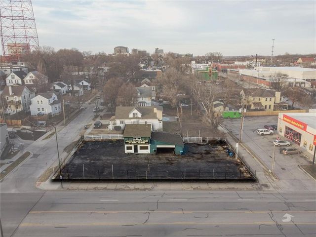 300 E Linwood Boulevard, Kansas City, MO 64111