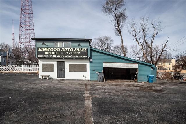 300 E Linwood Boulevard, Kansas City, MO 64111