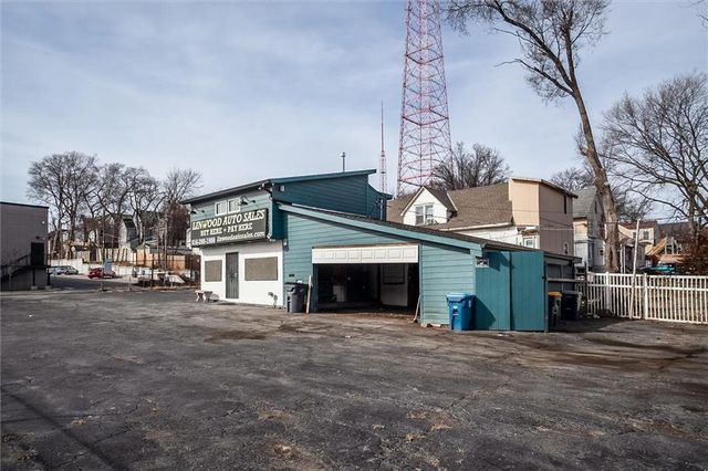 300 E Linwood Boulevard, Kansas City, MO 64111