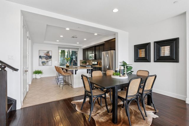 6466 Bayview Dr, Oakland, CA 94605