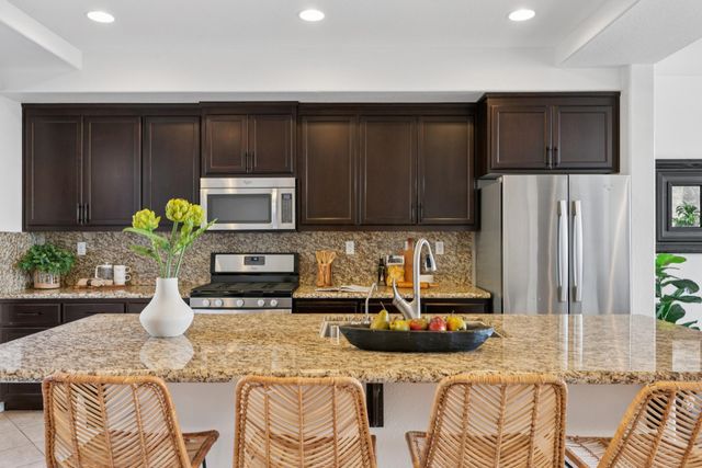 6466 Bayview Dr, Oakland, CA 94605