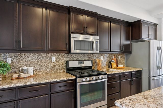 6466 Bayview Dr, Oakland, CA 94605