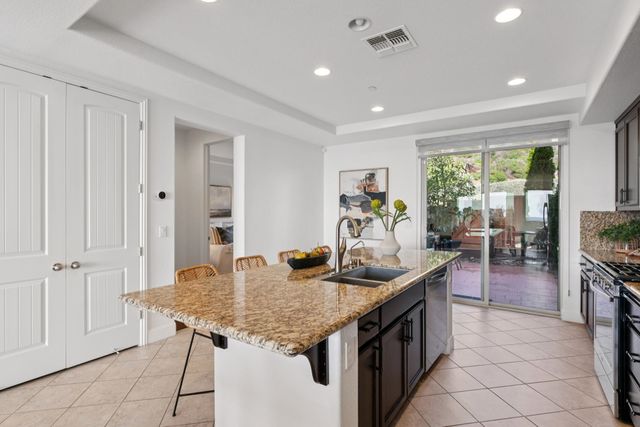 6466 Bayview Dr, Oakland, CA 94605