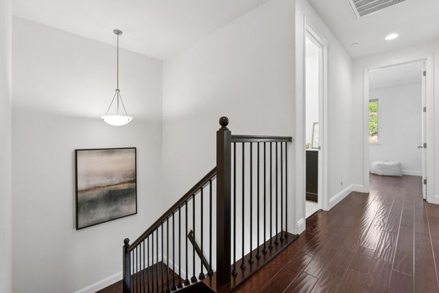 6466 Bayview Dr, Oakland, CA 94605