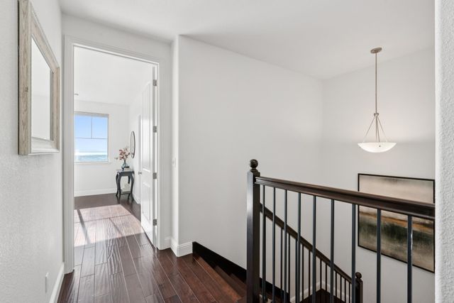 6466 Bayview Dr, Oakland, CA 94605