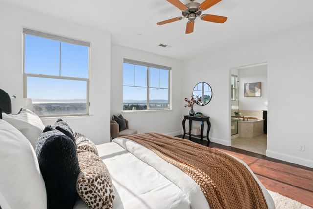 6466 Bayview Dr, Oakland, CA 94605