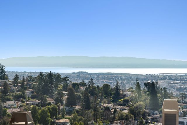 6466 Bayview Dr, Oakland, CA 94605