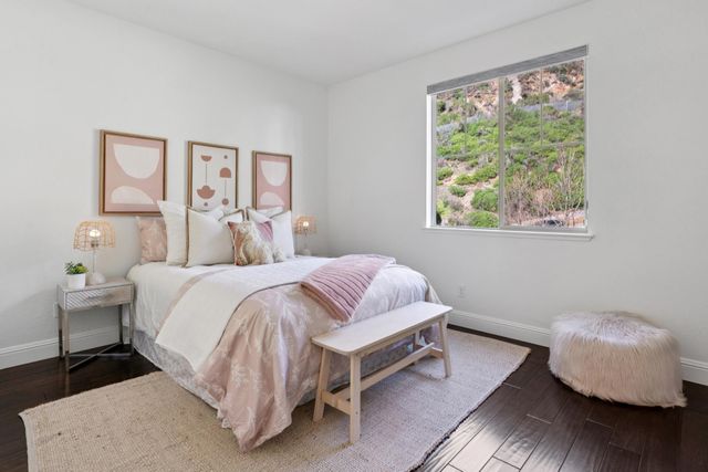 6466 Bayview Dr, Oakland, CA 94605