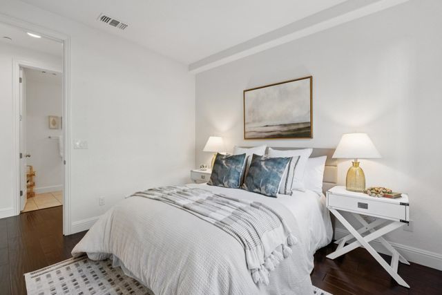 6466 Bayview Dr, Oakland, CA 94605