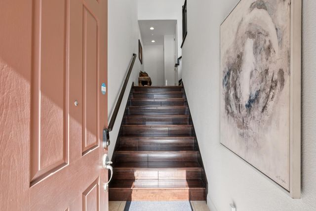 6466 Bayview Dr, Oakland, CA 94605