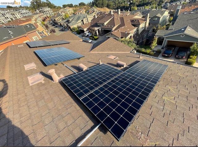 6466 Bayview Dr, Oakland, CA 94605