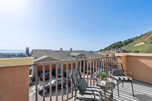 6466 Bayview Dr, Oakland, CA 94605