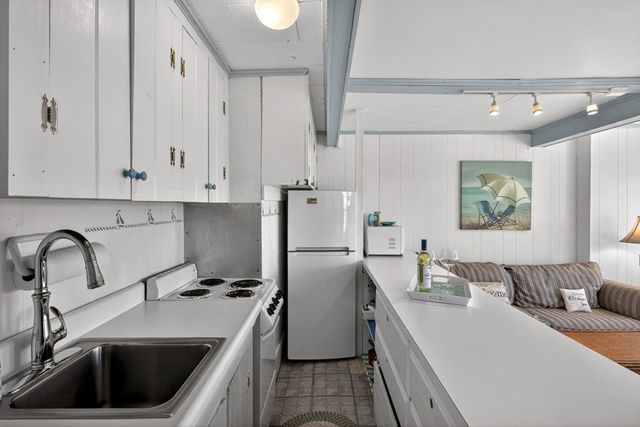 73 Main St 6, Chatham, MA 02633