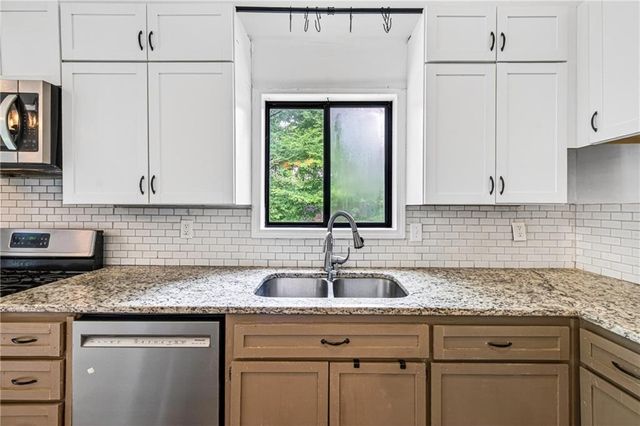 5169 Rockbridge Drive, Stone Mountain, GA 30087
