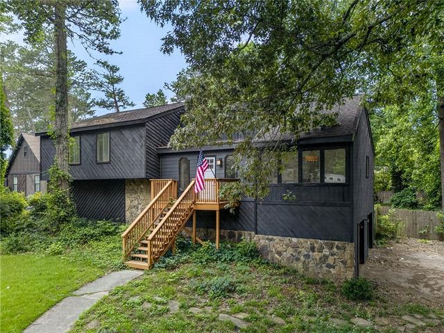 5169 Rockbridge Drive, Stone Mountain, GA 30087