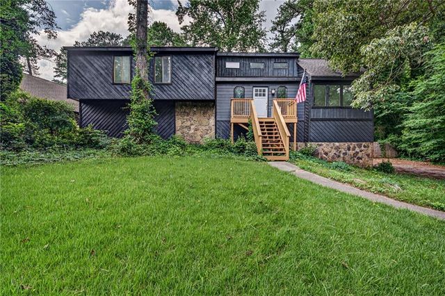5169 Rockbridge Drive, Stone Mountain, GA 30087