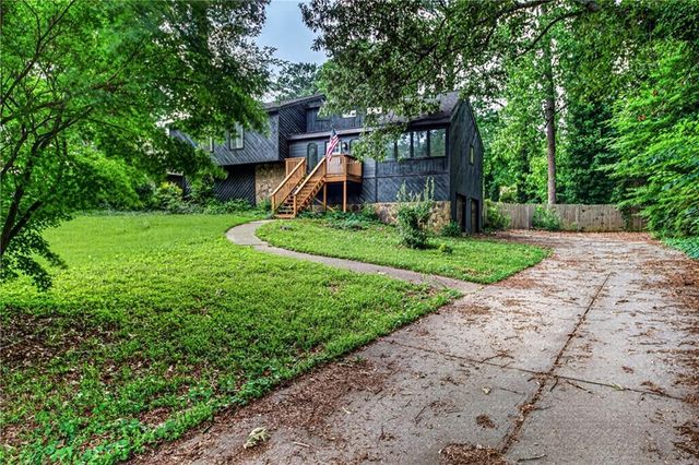 5169 Rockbridge Drive, Stone Mountain, GA 30087