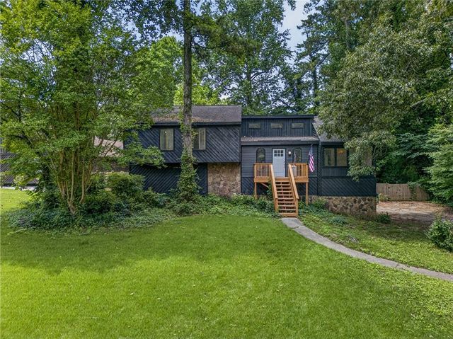 5169 Rockbridge Drive, Stone Mountain, GA 30087