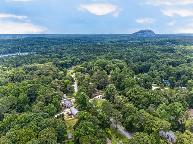 5169 Rockbridge Drive, Stone Mountain, GA 30087