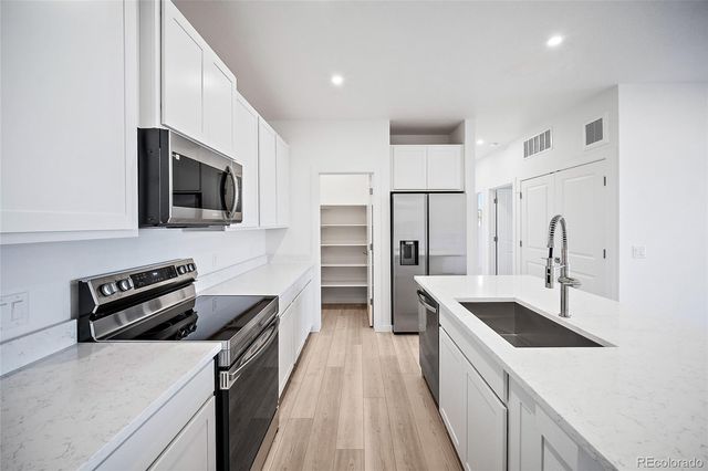 11940 Soprano Circle 302, Lone Tree, CO 80134