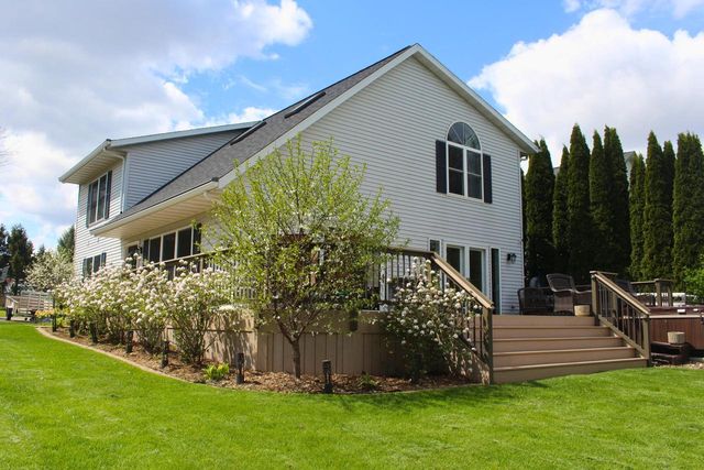 6058 Shady LANE, Hartford, WI 53027