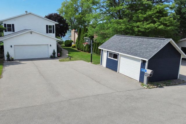 6058 Shady LANE, Hartford, WI 53027