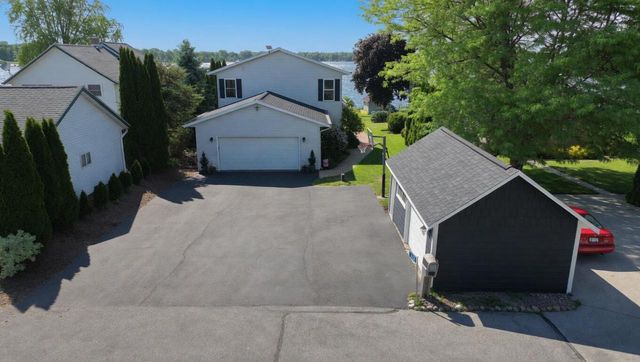 6058 Shady LANE, Hartford, WI 53027
