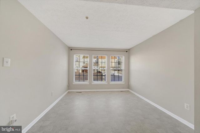 5032 FINSBURY RD, Rosedale, MD 21237