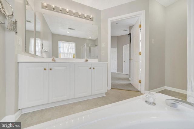 5032 FINSBURY RD, Rosedale, MD 21237