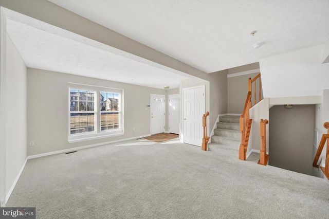 5032 FINSBURY RD, Rosedale, MD 21237